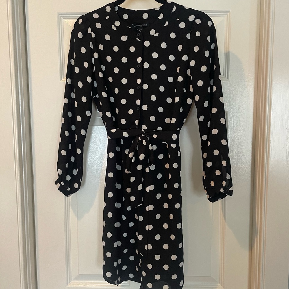 Banana Republic women’s black polka dot dress